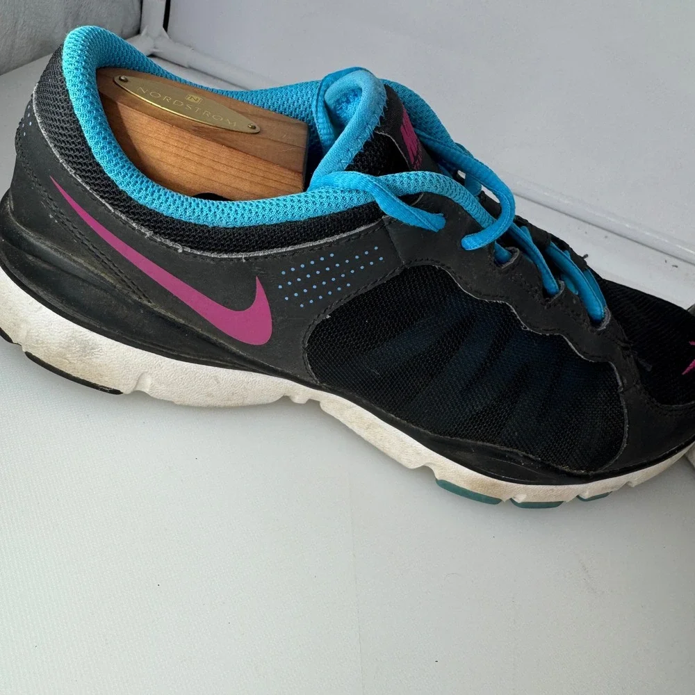 Nike Flex TR 2 Sneakers Women 8.5 Black Blue Pink Gym Workout Athletic Running